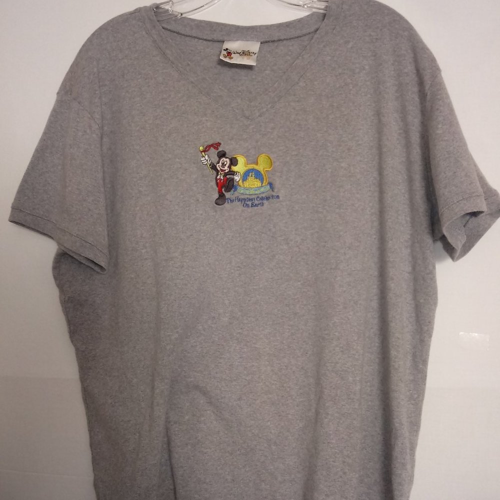 ⭐ Walt Disney World Embroidered Vintage Women Gray T-Shirt (M)⭐